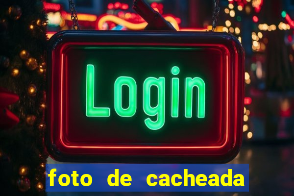foto de cacheada no espelho
